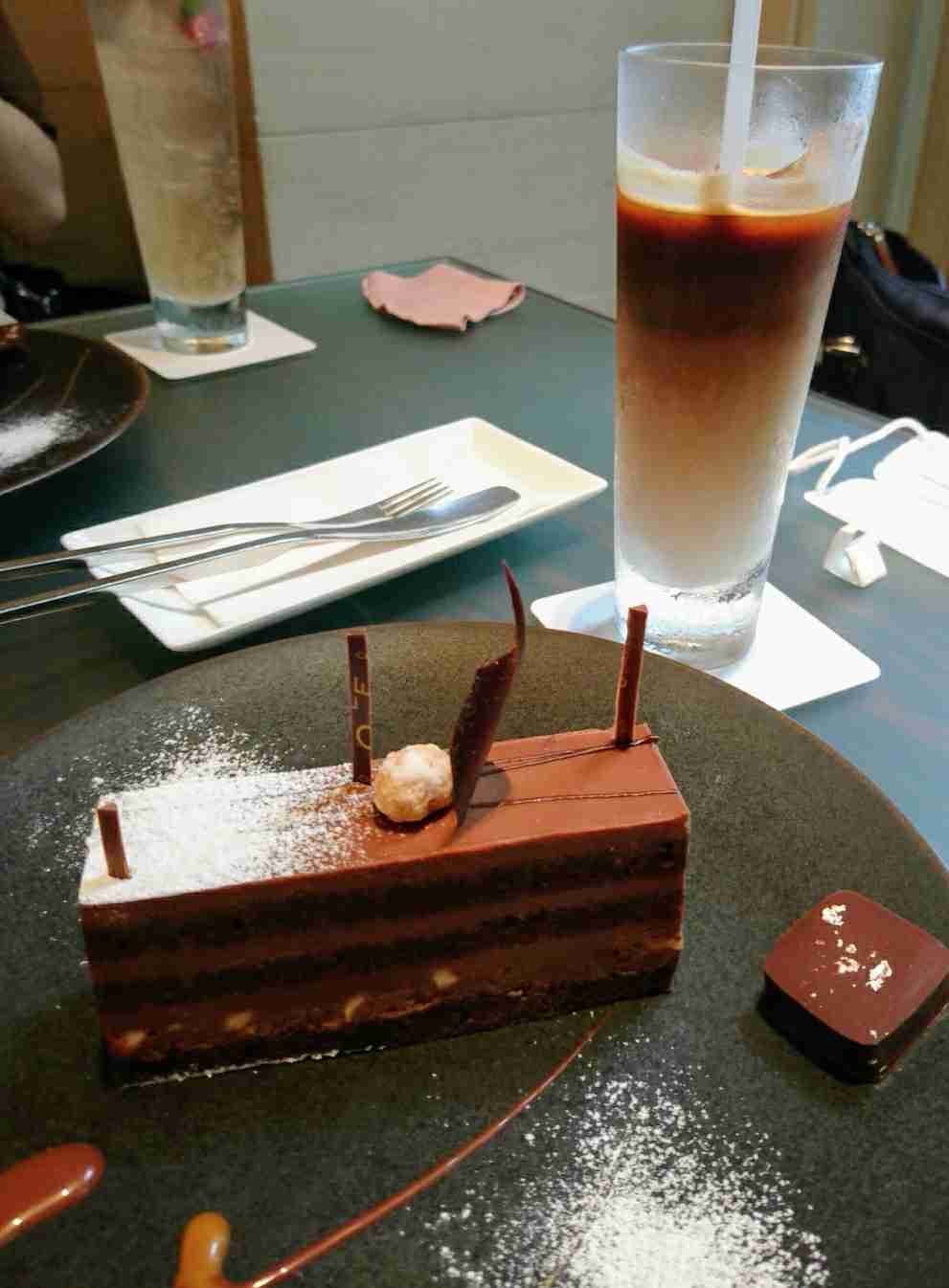 【画像】カフェでの一枚を見せてください☕📷️