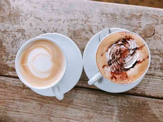 【画像】カフェでの一枚を見せてください☕📷️