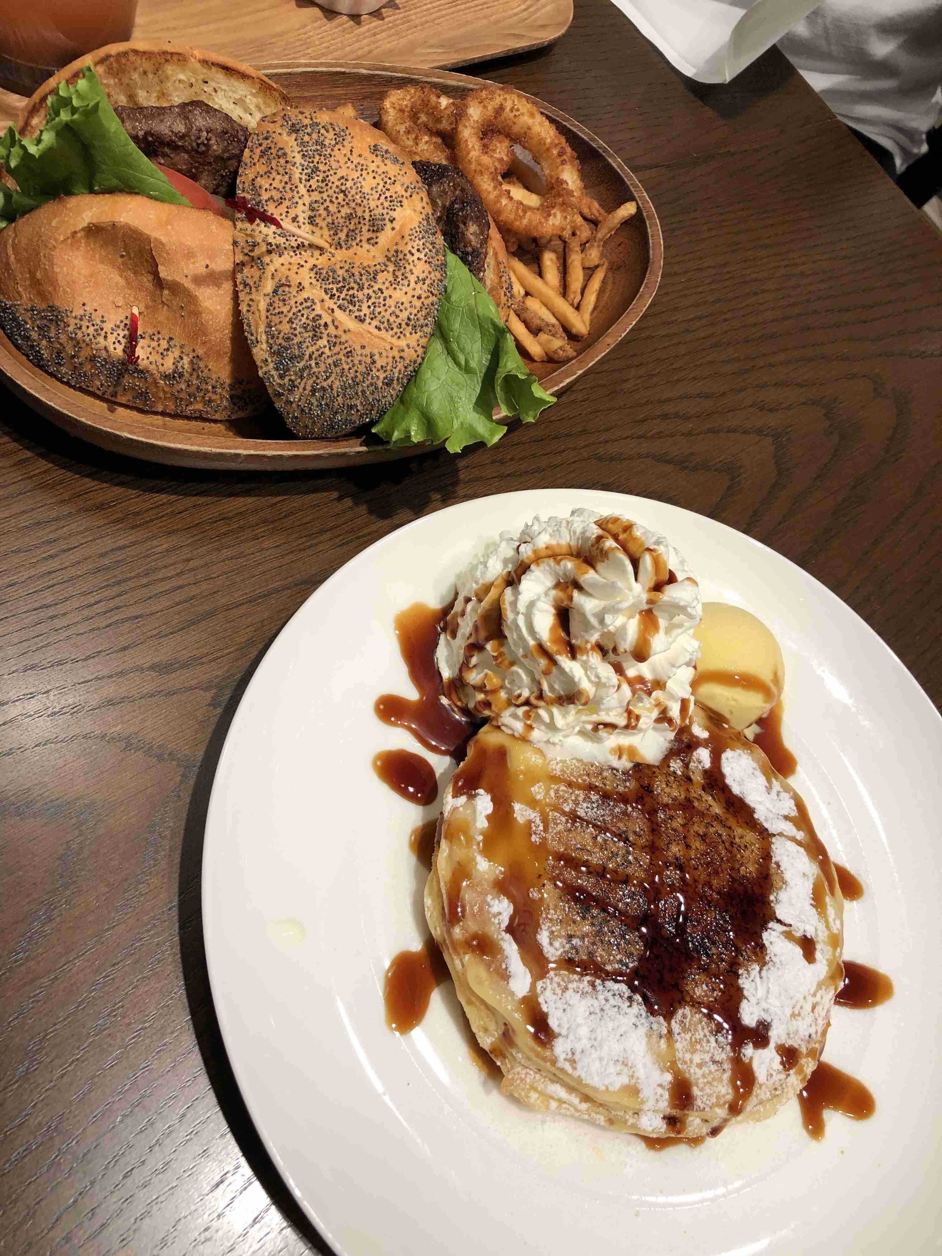 【画像】カフェでの一枚を見せてください☕📷️