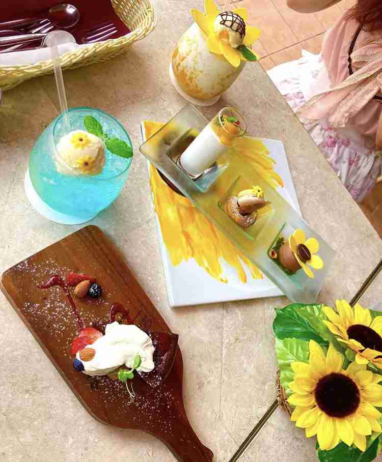 【画像】カフェでの一枚を見せてください☕📷️