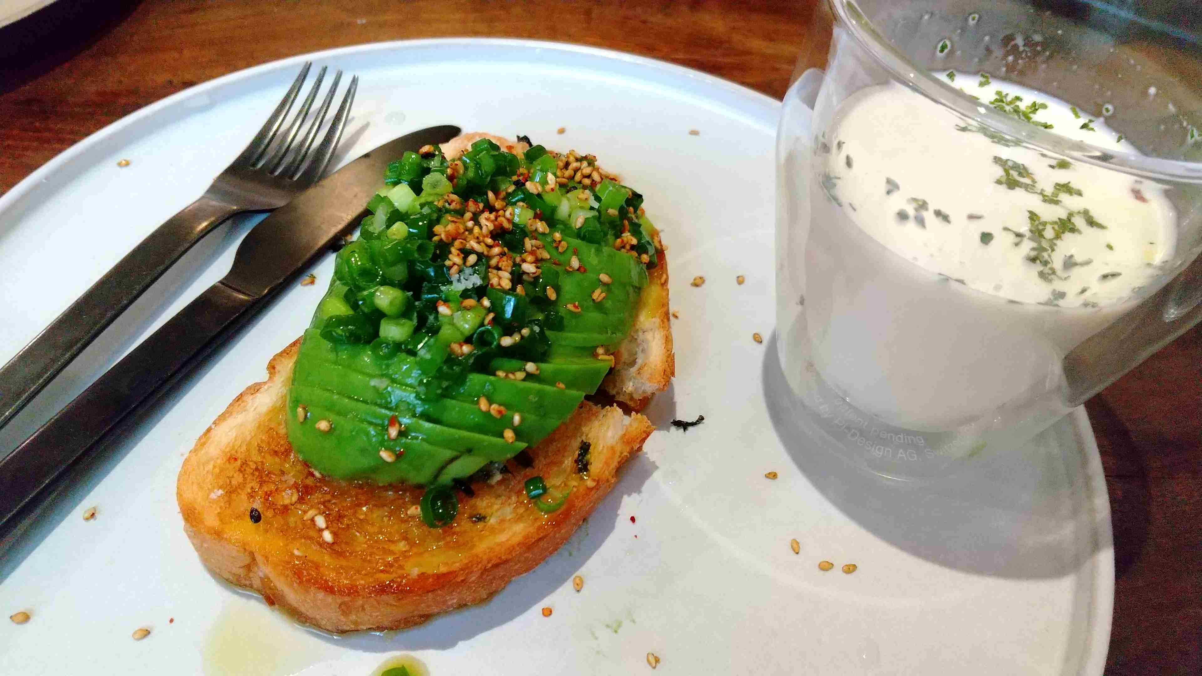 【画像】カフェでの一枚を見せてください☕📷️