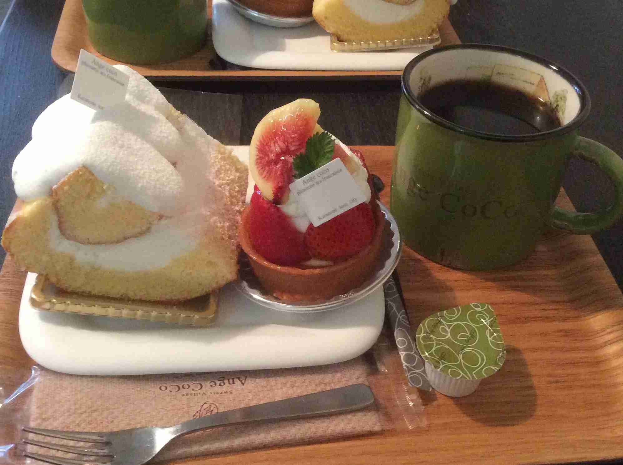 【画像】カフェでの一枚を見せてください☕📷️