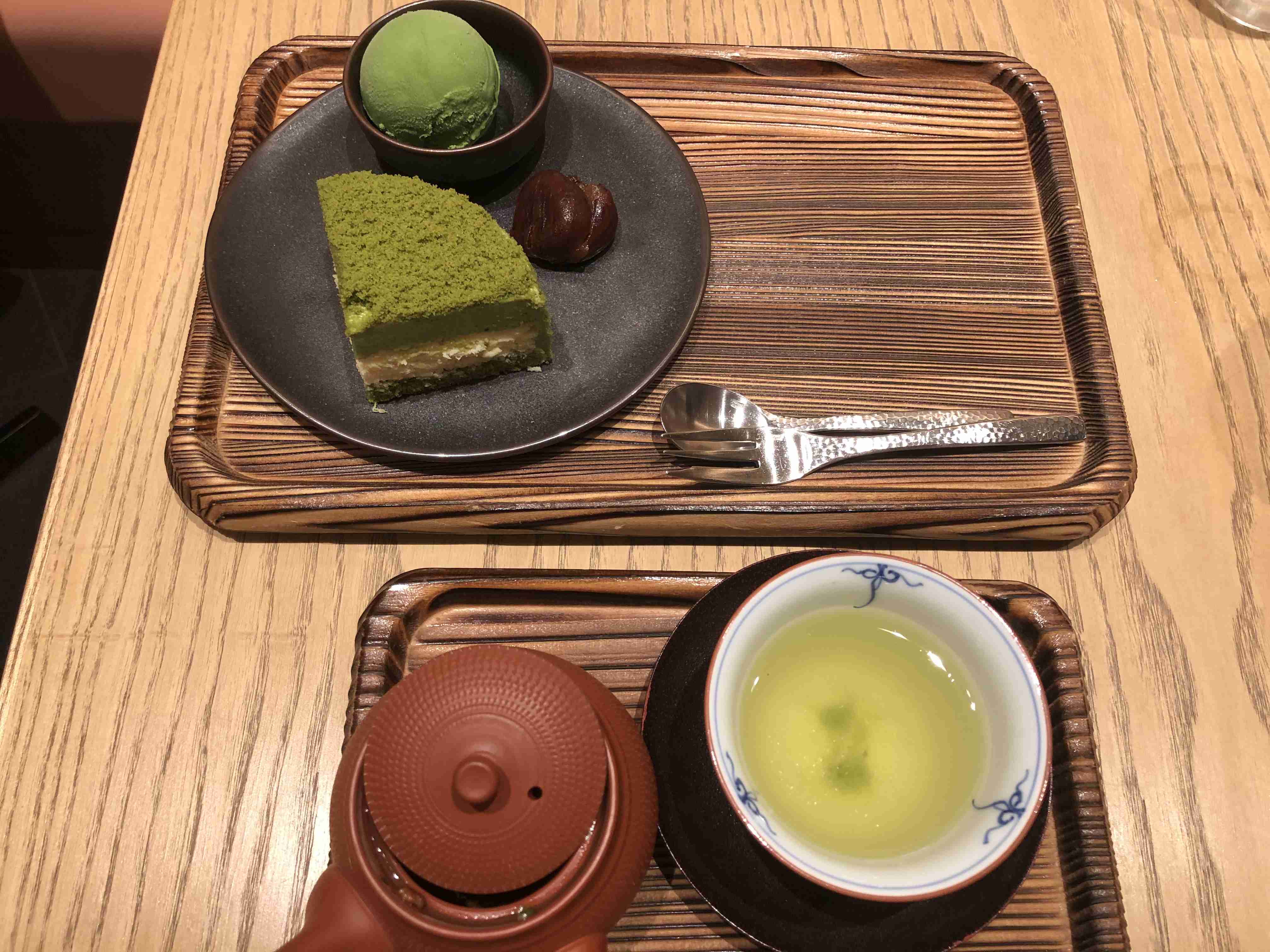 【画像】カフェでの一枚を見せてください☕📷️