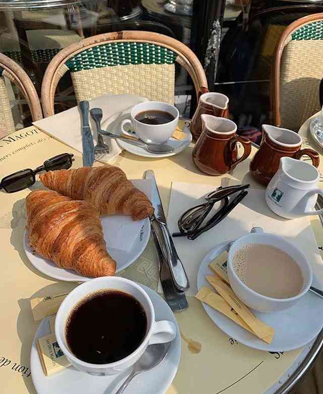 【画像】カフェでの一枚を見せてください☕📷️