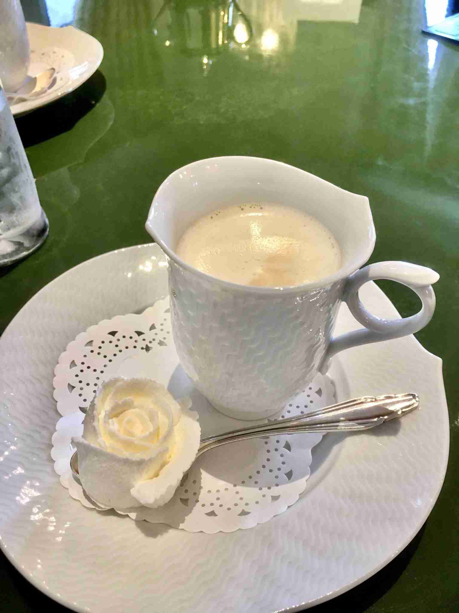 【画像】カフェでの一枚を見せてください☕📷️