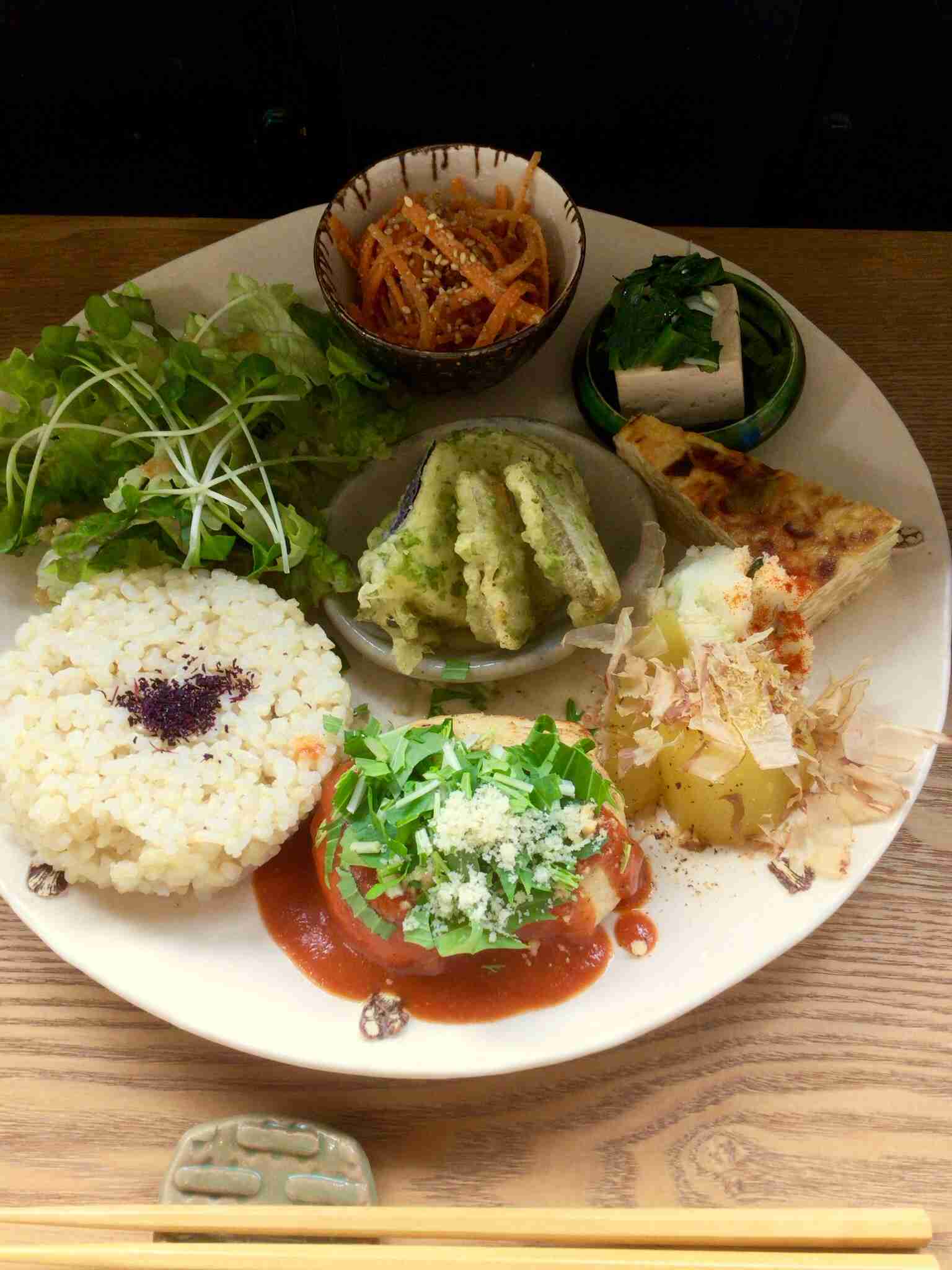 【画像】カフェでの一枚を見せてください☕📷️