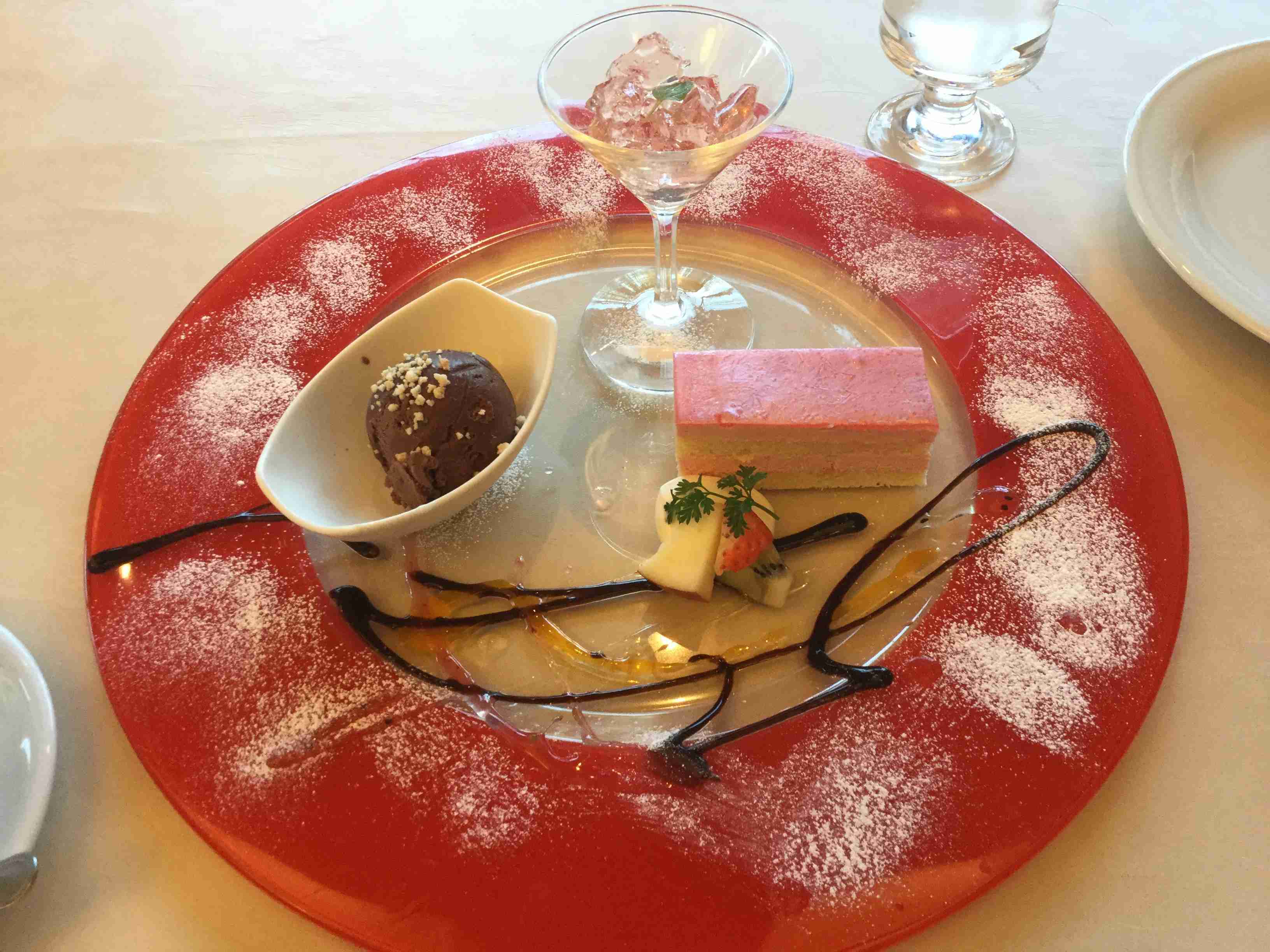 【画像】カフェでの一枚を見せてください☕📷️