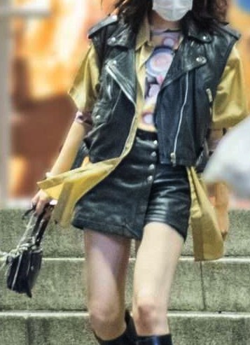 小松菜奈の美脚に歩行者も二度見　カリスマ性は私服姿にも