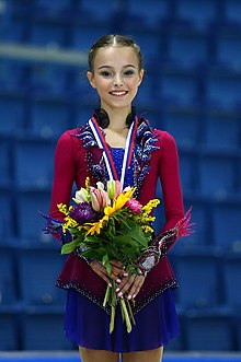 ロシア16歳フィギュア美少女、「まるでバービー人形」オフショット反響「なんて可愛さだ」
