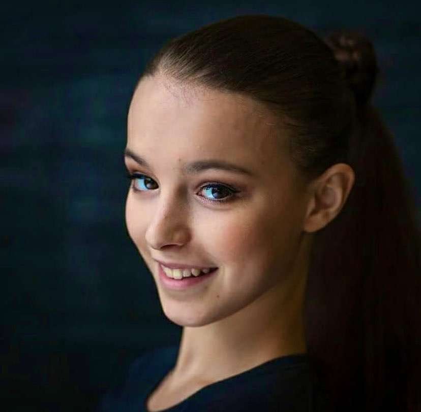 ロシア16歳フィギュア美少女、「まるでバービー人形」オフショット反響「なんて可愛さだ」