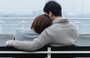 不倫夫に呆れる妻「夫の頭の中はお花畑でした。愛の言葉が詰まったラブレターとか、いい年した子持ち既婚者とは思えない」