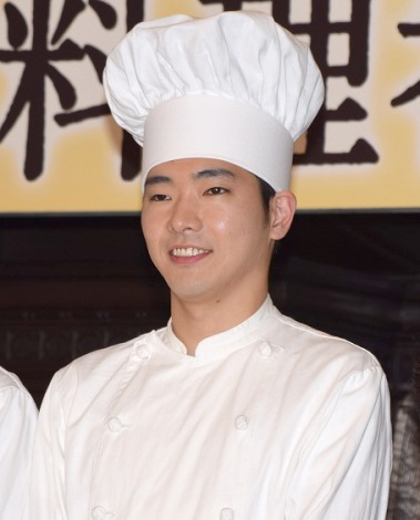 柄本佑、色気増しファン急増　目撃者を虜にしたウイスキーの夜
