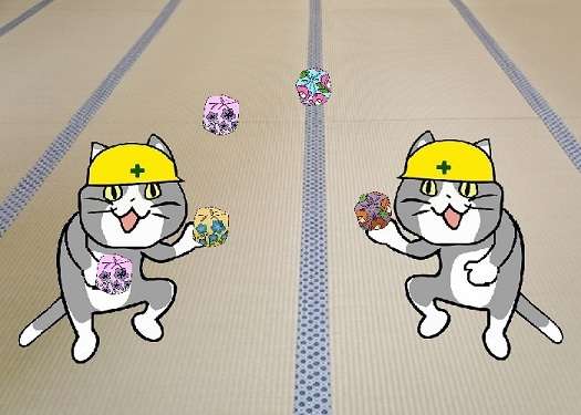 SNSで話題の“仕事猫”、ぬいぐるみ型クッションに
