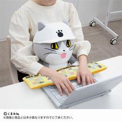 SNSで話題の“仕事猫”、ぬいぐるみ型クッションに