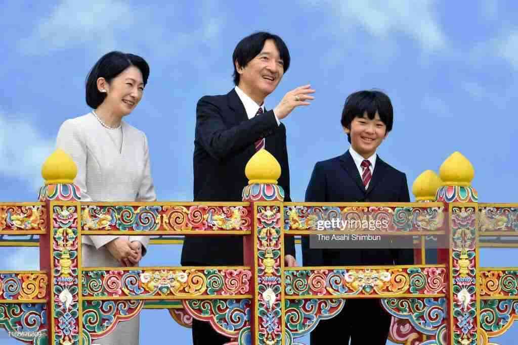 菅義偉首相「男系継承の重み踏まえる」と表明　自民保守グループとの面会で