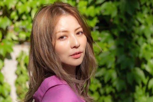 香里奈、初の水中撮影で人魚風に　泳ぎ苦手で不安も「自信へと変わりました」