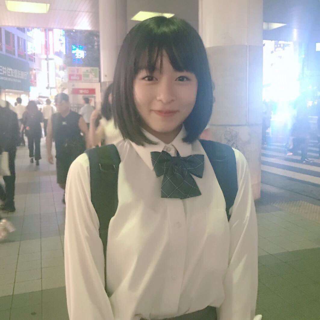 森七菜、“金髪ギャル”制服ショット イメージ激変にファン驚き