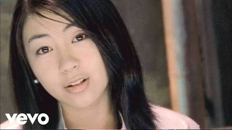 森七菜、“金髪ギャル”制服ショット イメージ激変にファン驚き