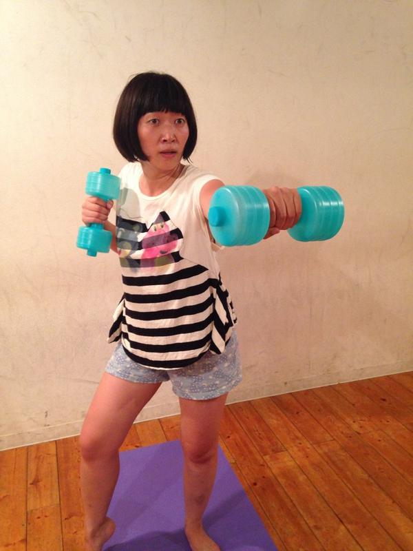 脱!おばさん体型 みんなで体操!