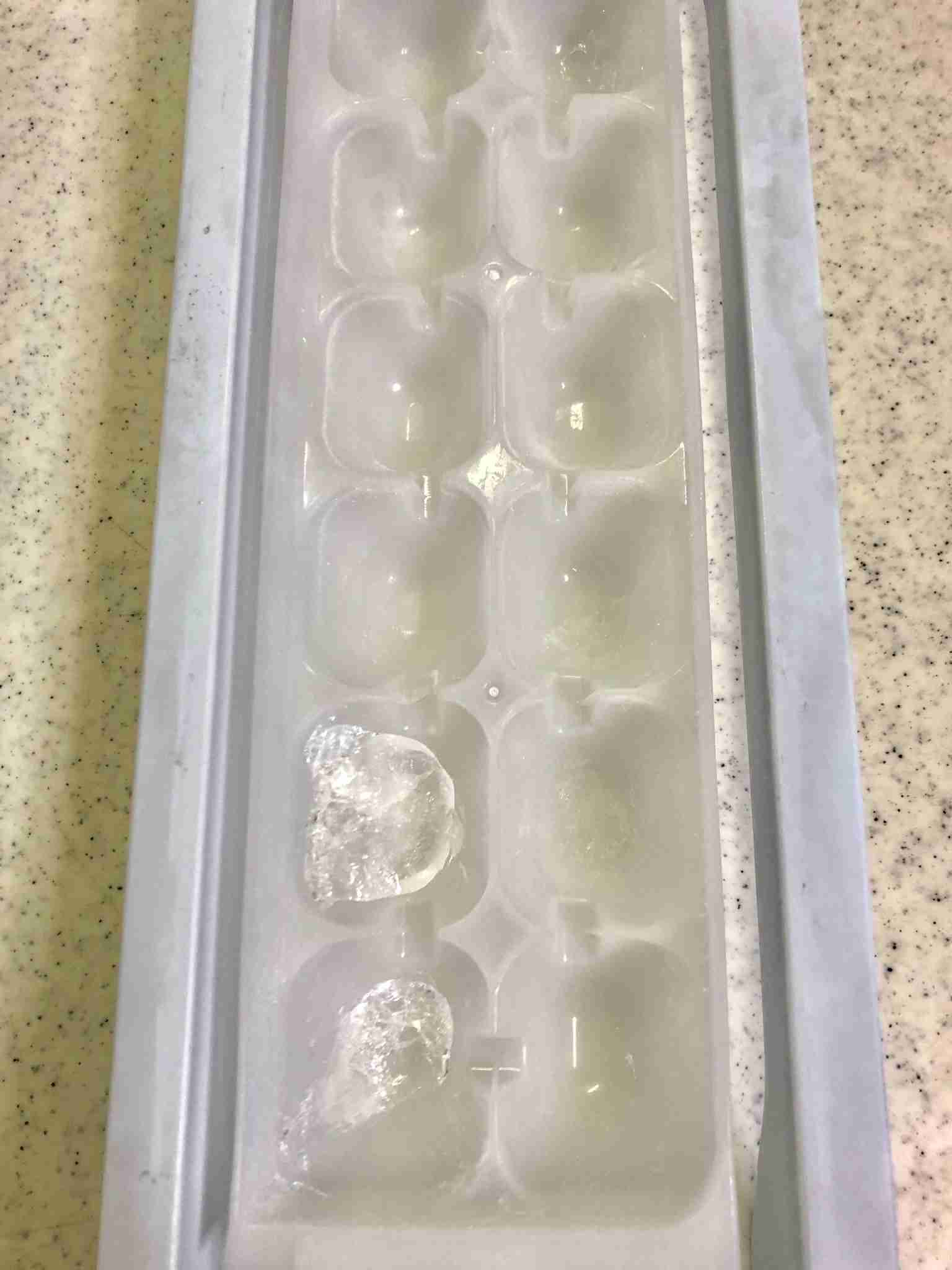 冷蔵庫の自動製氷機　洗う頻度