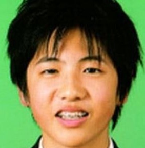 ユージ、小2当時のあどけない1枚にファンも驚き「上品な子ども時代」「面影残ってる」