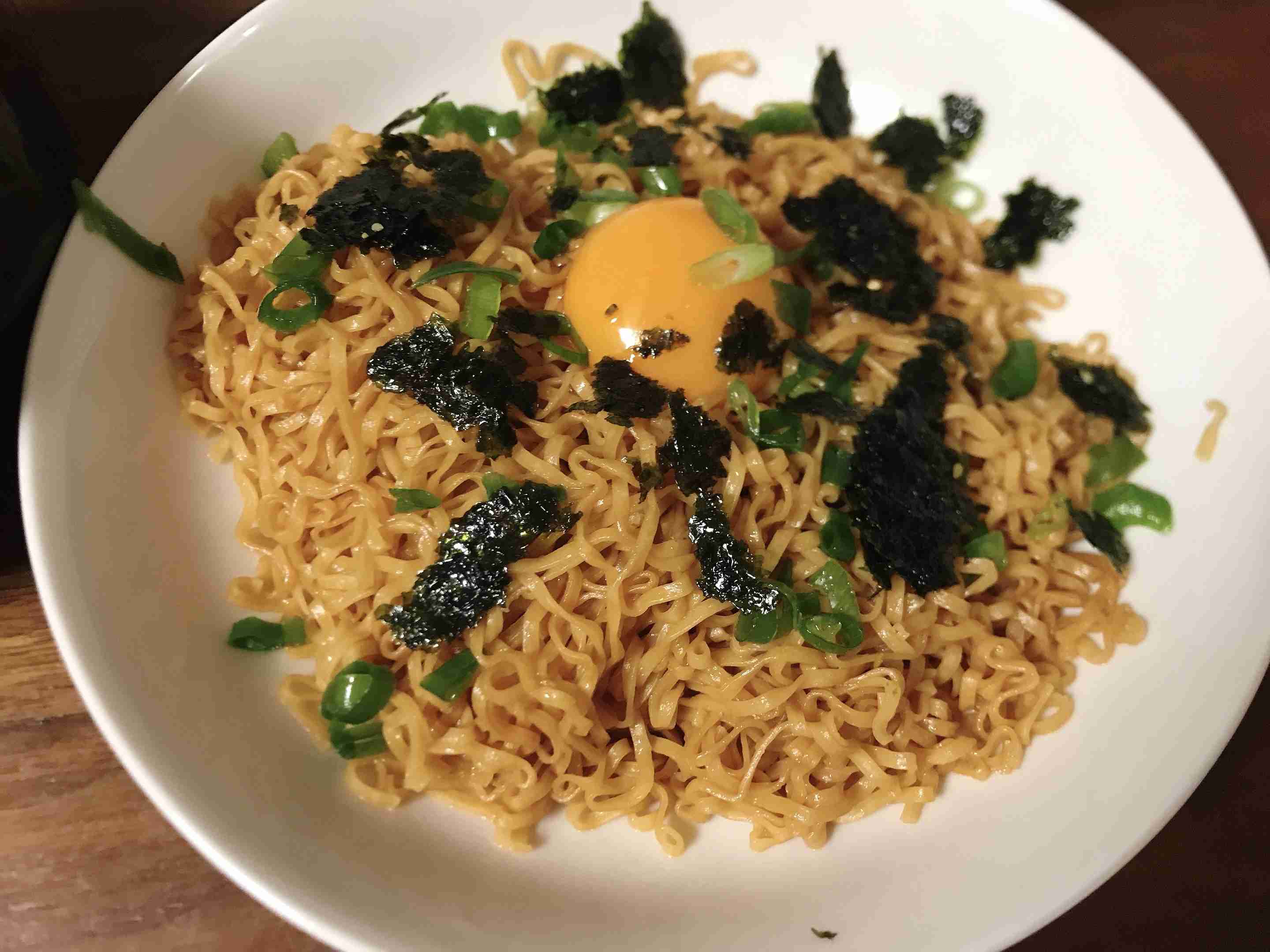 どうして夜中に食べるラーメンは美味しいのでしょうか？