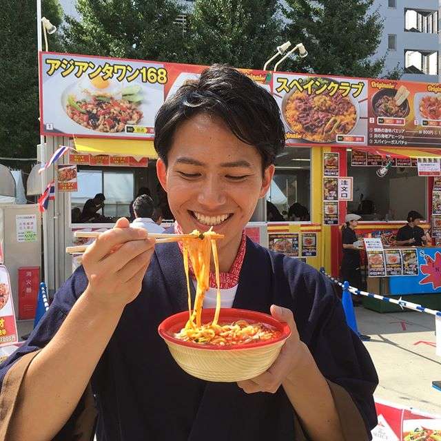 どうして夜中に食べるラーメンは美味しいのでしょうか？