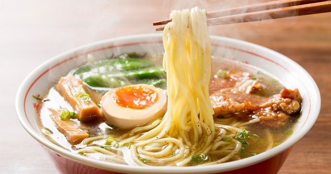 いつもフードコートで食べるものは何ですか?