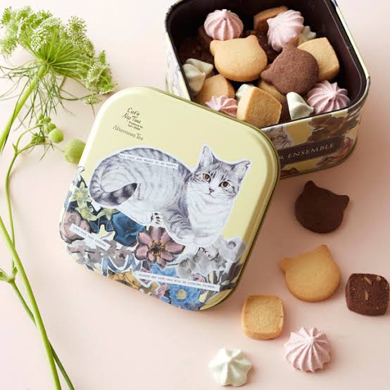 可愛いお菓子の缶を貼るトピ