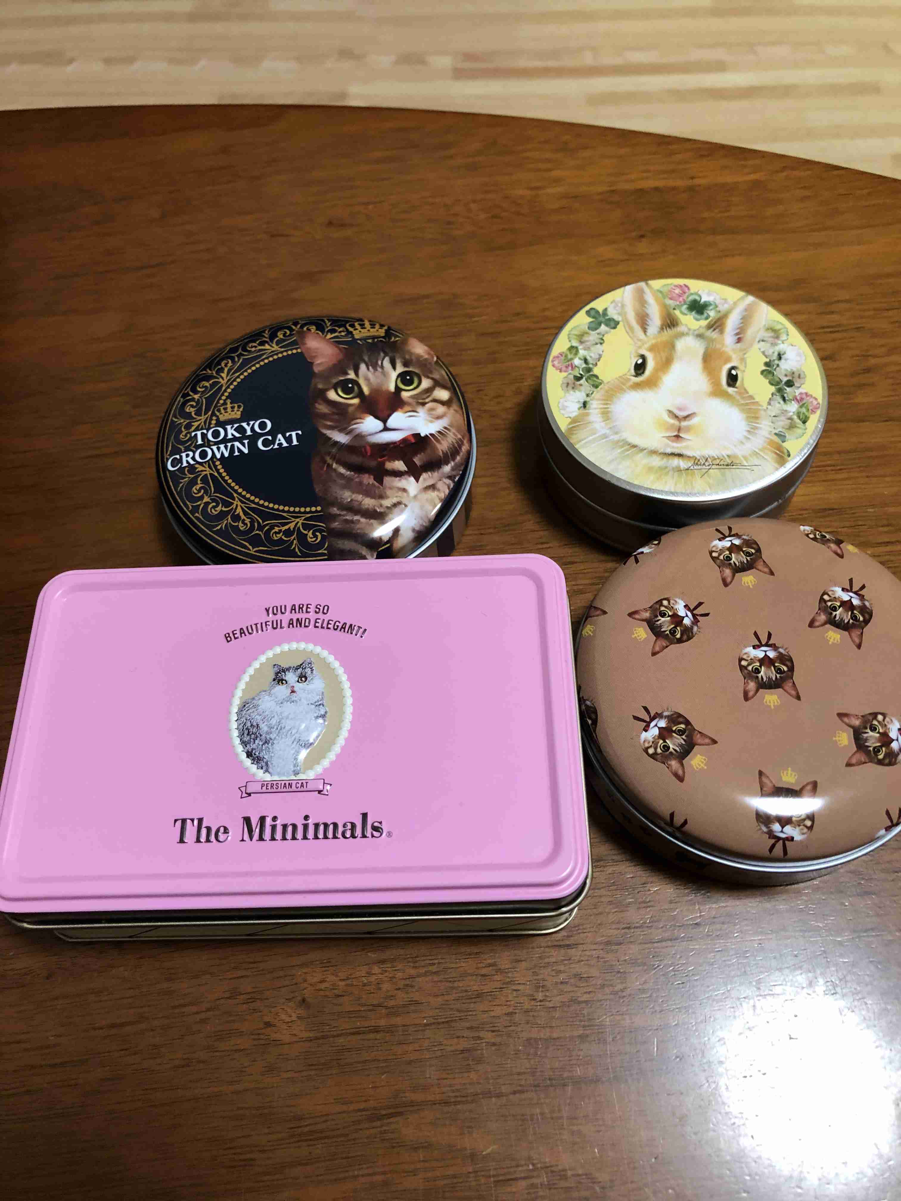 可愛いお菓子の缶を貼るトピ