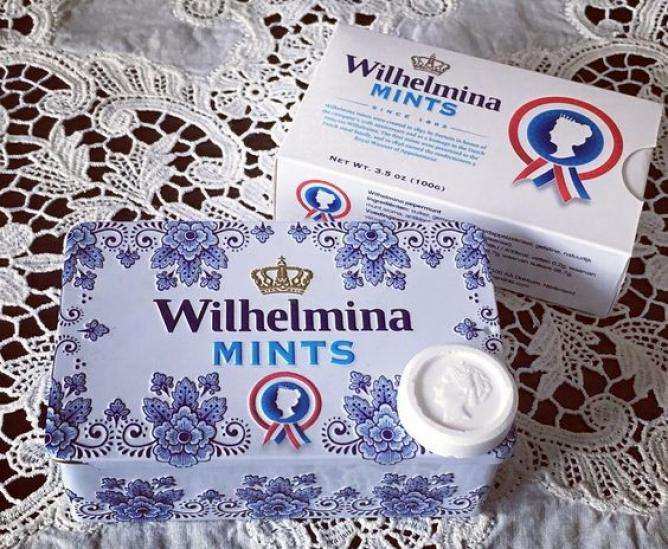 可愛いお菓子の缶を貼るトピ