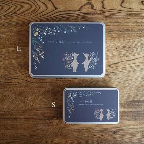 可愛いお菓子の缶を貼るトピ