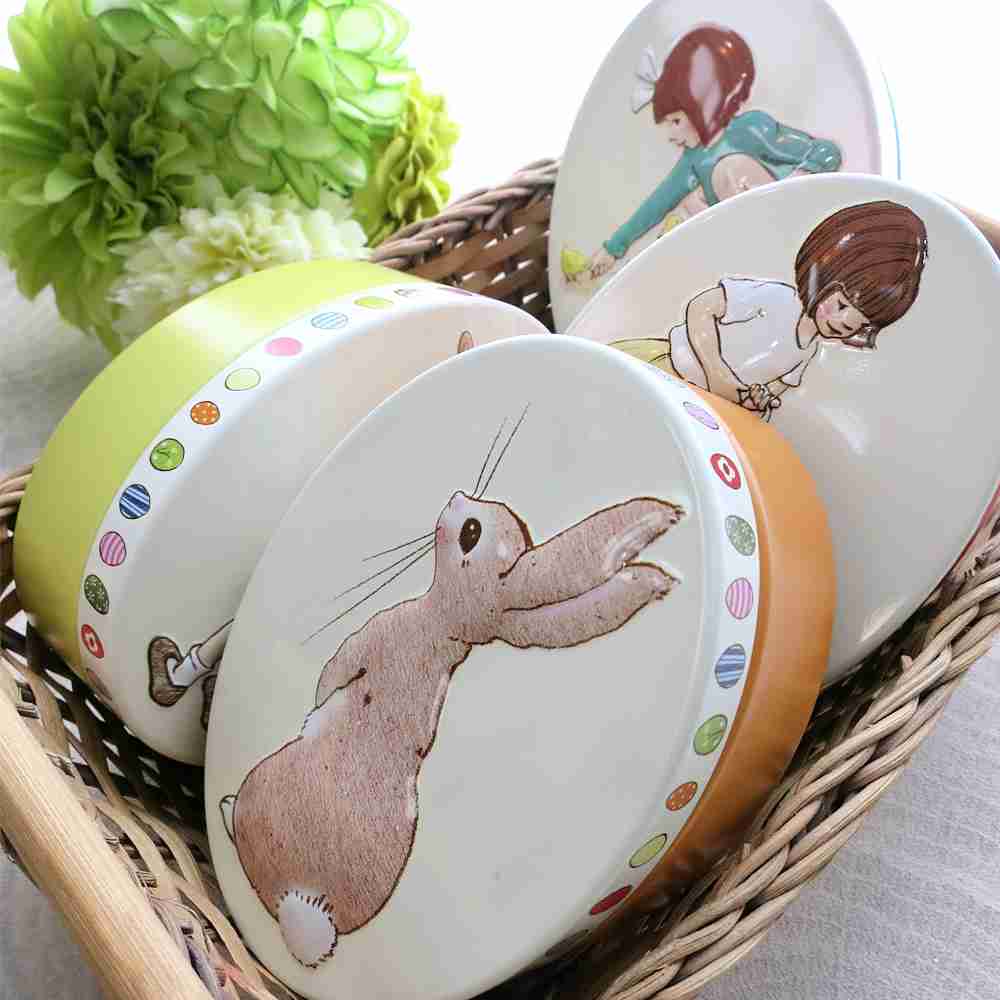 可愛いお菓子の缶を貼るトピ