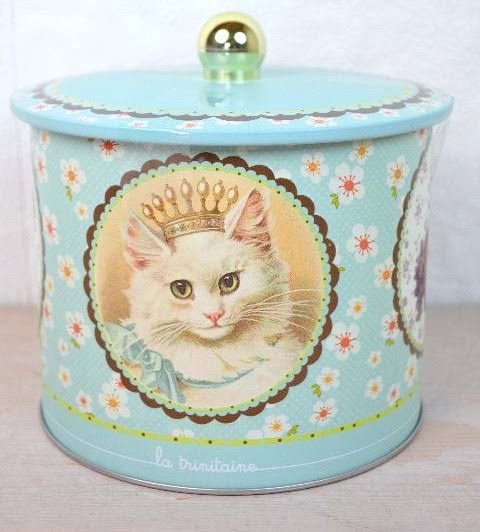 可愛いお菓子の缶を貼るトピ