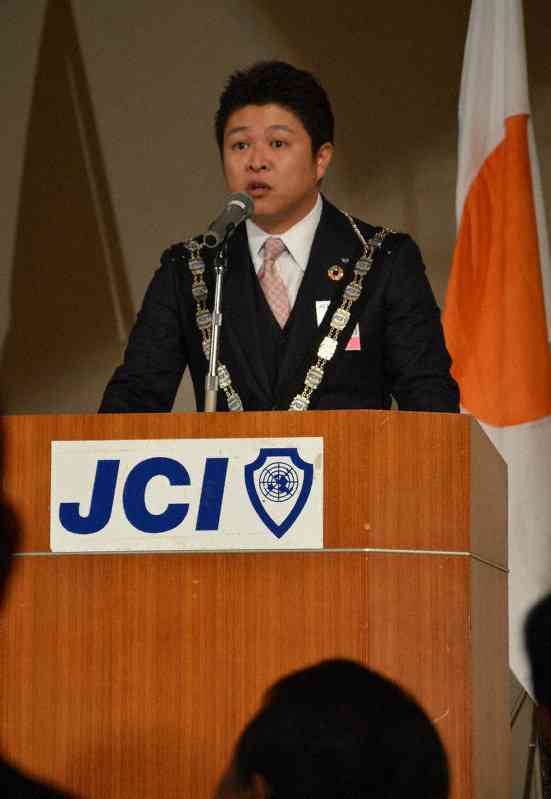 少子化の原因「産んだら大変とばかり言うから」 麻生氏