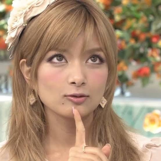 ローラ、フワちゃんと初対面果たすもバッサリ「何かが合わない感じがするの、本当に」
