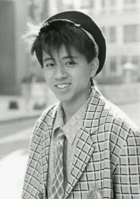 自分に似てる画像を貼って女子会に参加するトピ