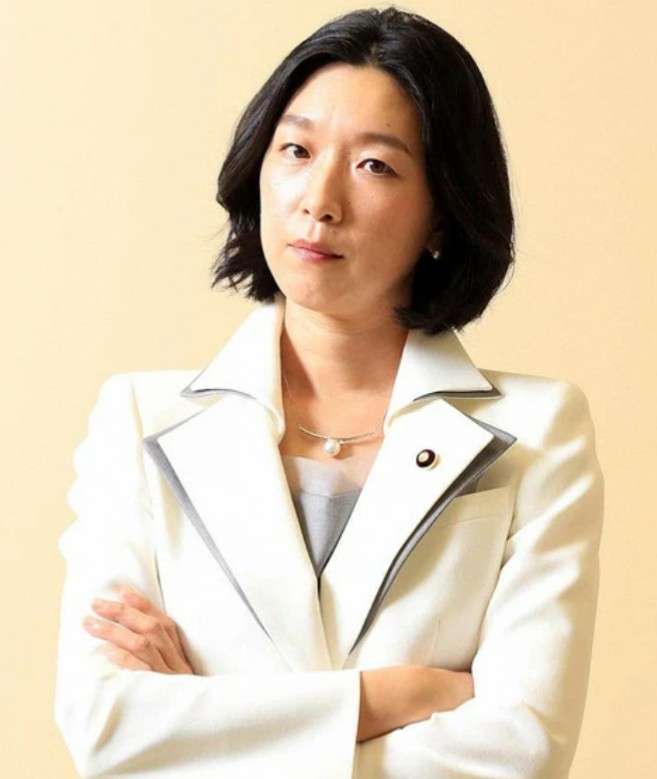 自分に似てる画像を貼って女子会に参加するトピ