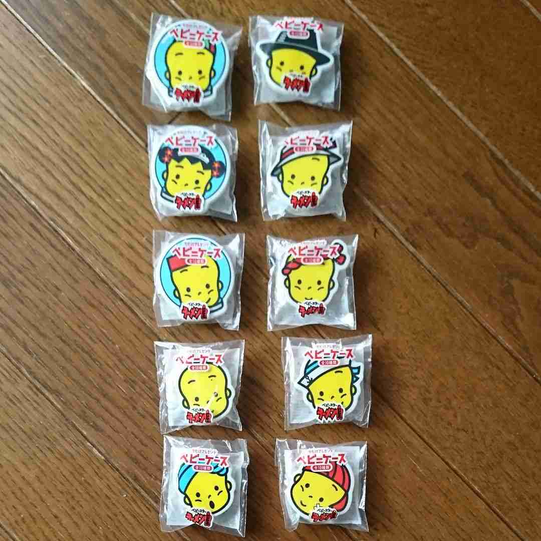 お菓子や飲料水のおまけで集めてたもの。