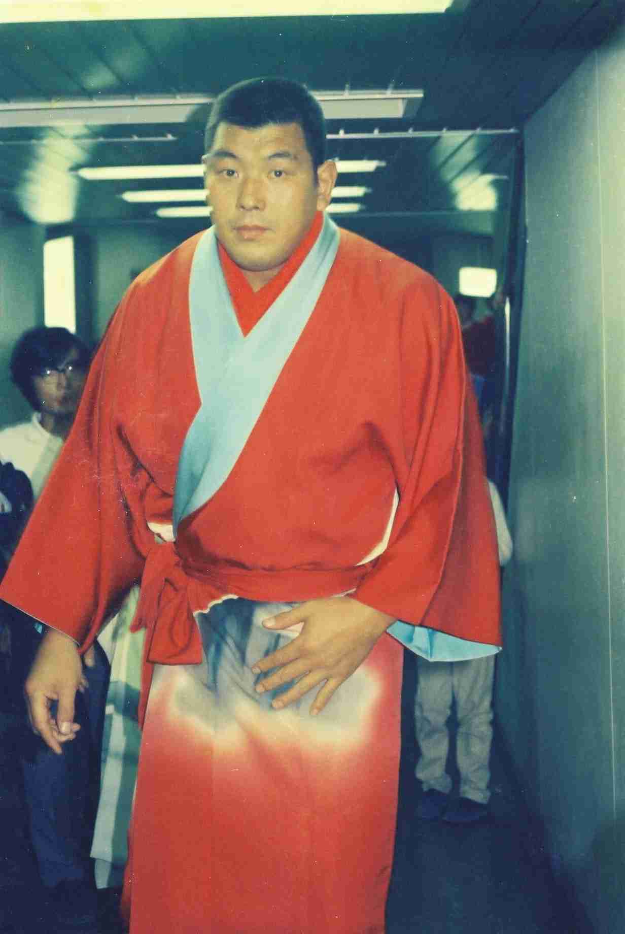 坂口憲二、男児2人の写真を投稿しファン騒然「息子さんですか？？」「イケメンキッズ」