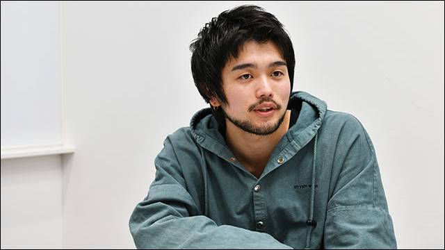男性芸能人のピアス画像