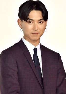男性芸能人のピアス画像