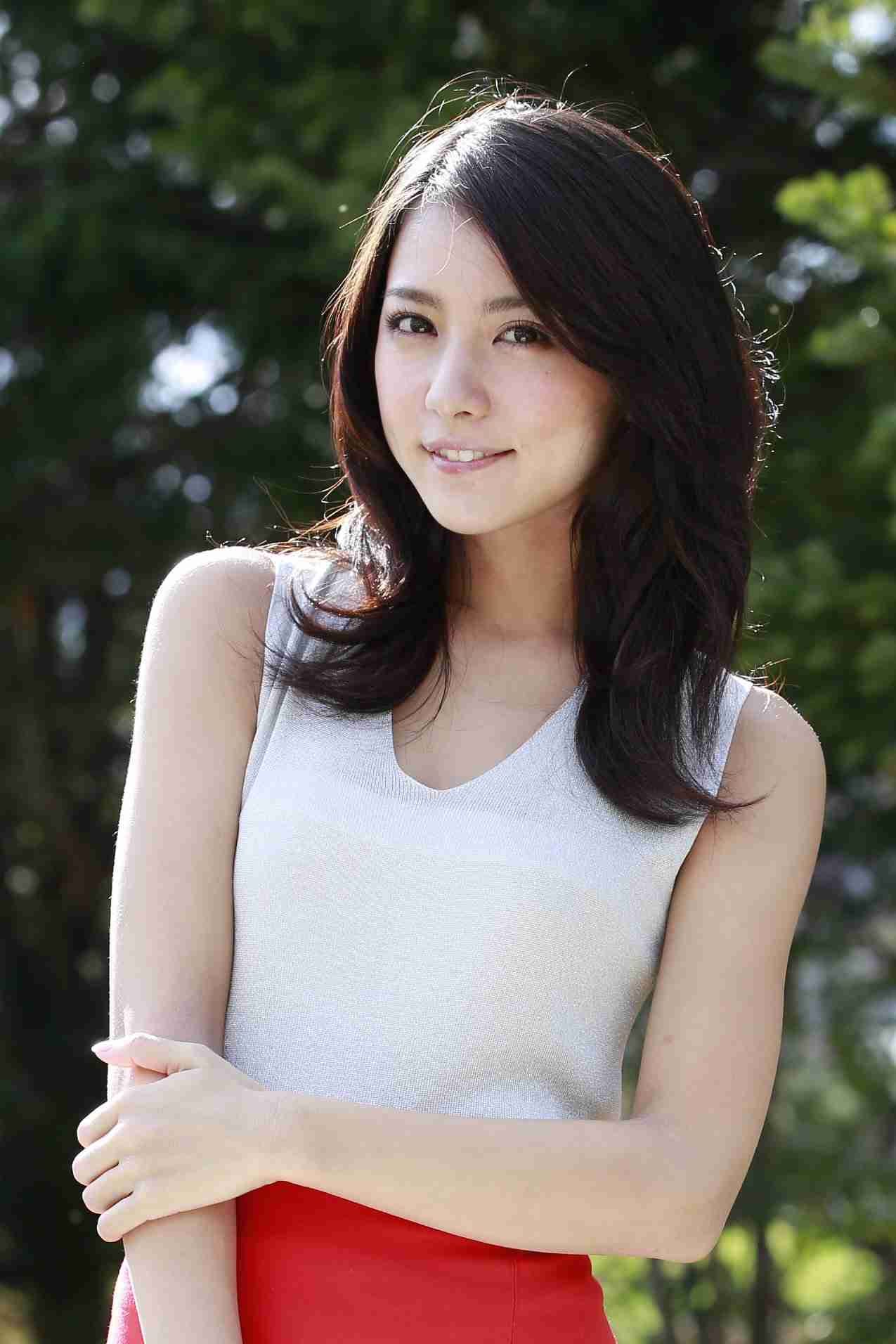 石川恋、CanCamモデルが「美人百花」初登場　“ソフトエレガント”な横顔に絶賛「正真正銘の美人」