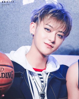冨永愛、シンプルなボーイッシュコーデ公開　少年風のカジュアル姿にファンもびっくり