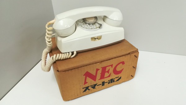 AndroidとiPhoneどちらを使ってますか？