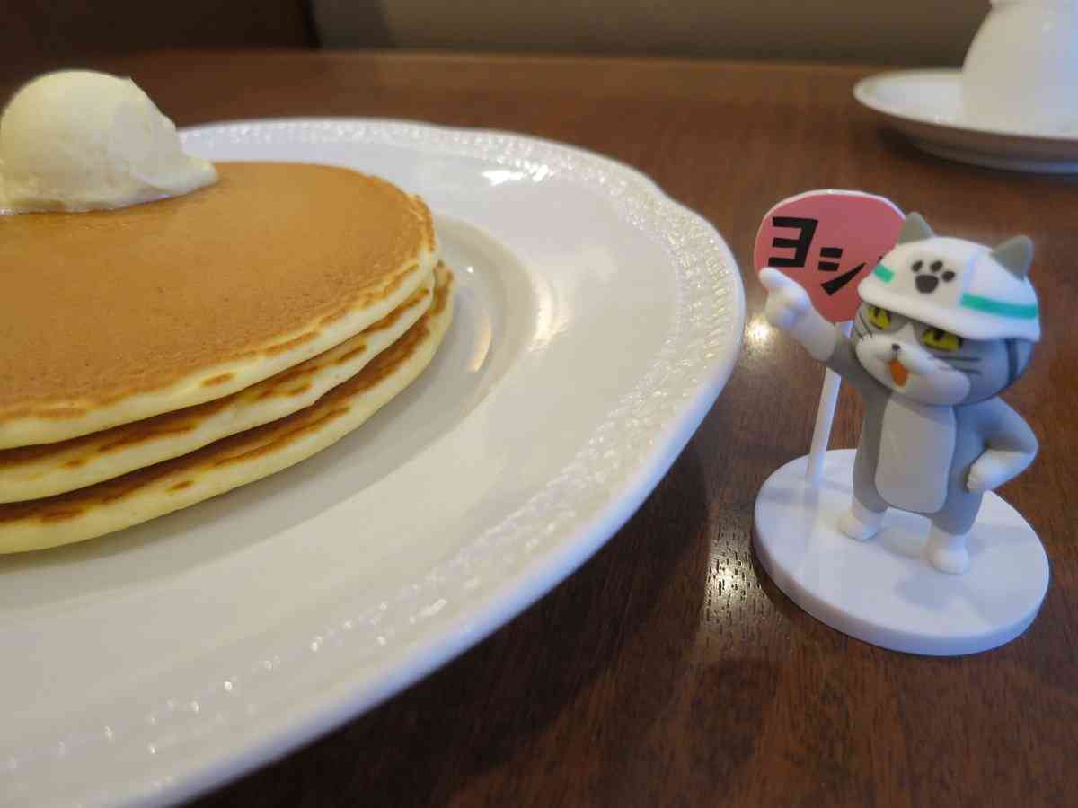 SNSで話題の“仕事猫”、ぬいぐるみ型クッションに