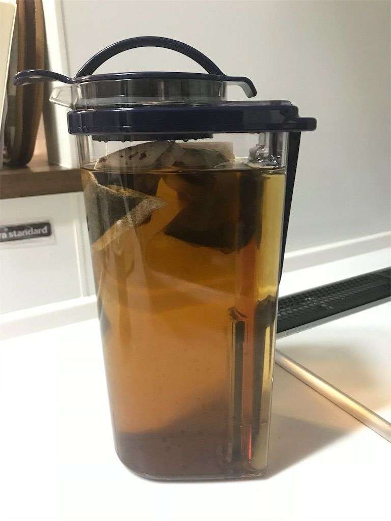 「ホット麦茶」を飲む人が増加　女性と若年層が支持する理由