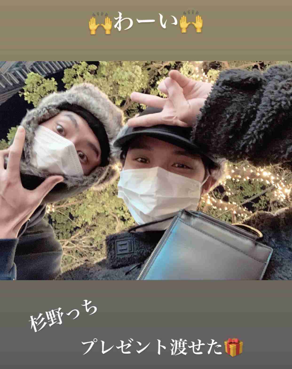 磯村勇斗、『恋する母たち』オフィスでの“強引なキス”はハプニング「勢いよくやったら…」