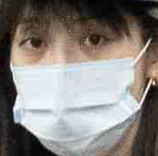 佐々木希が路上で息子と “おやつごっこ”、お散歩デートがかわいすぎる
