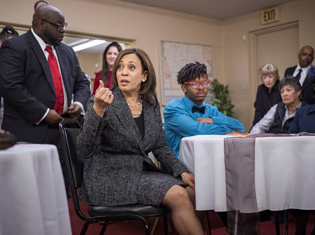 菅首相、バイデン氏と初の電話会談 日米同盟強化へ連携を確認